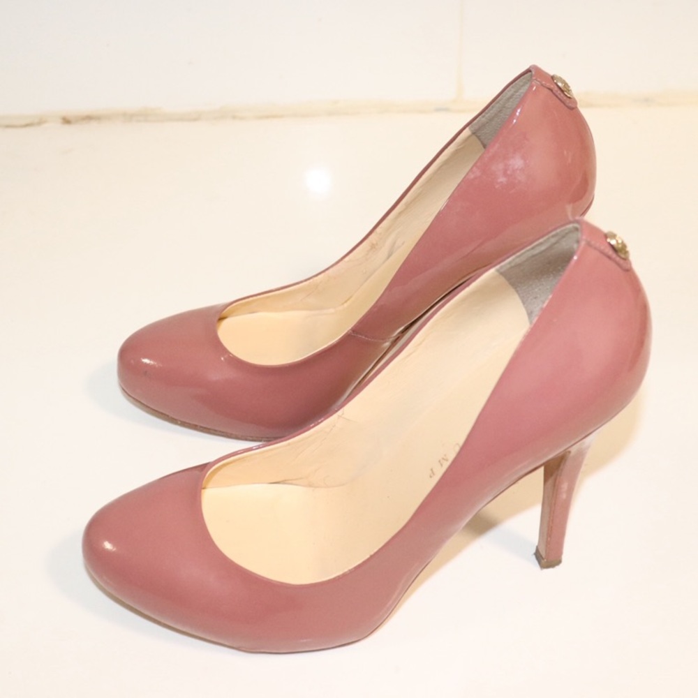 Mauve pumps